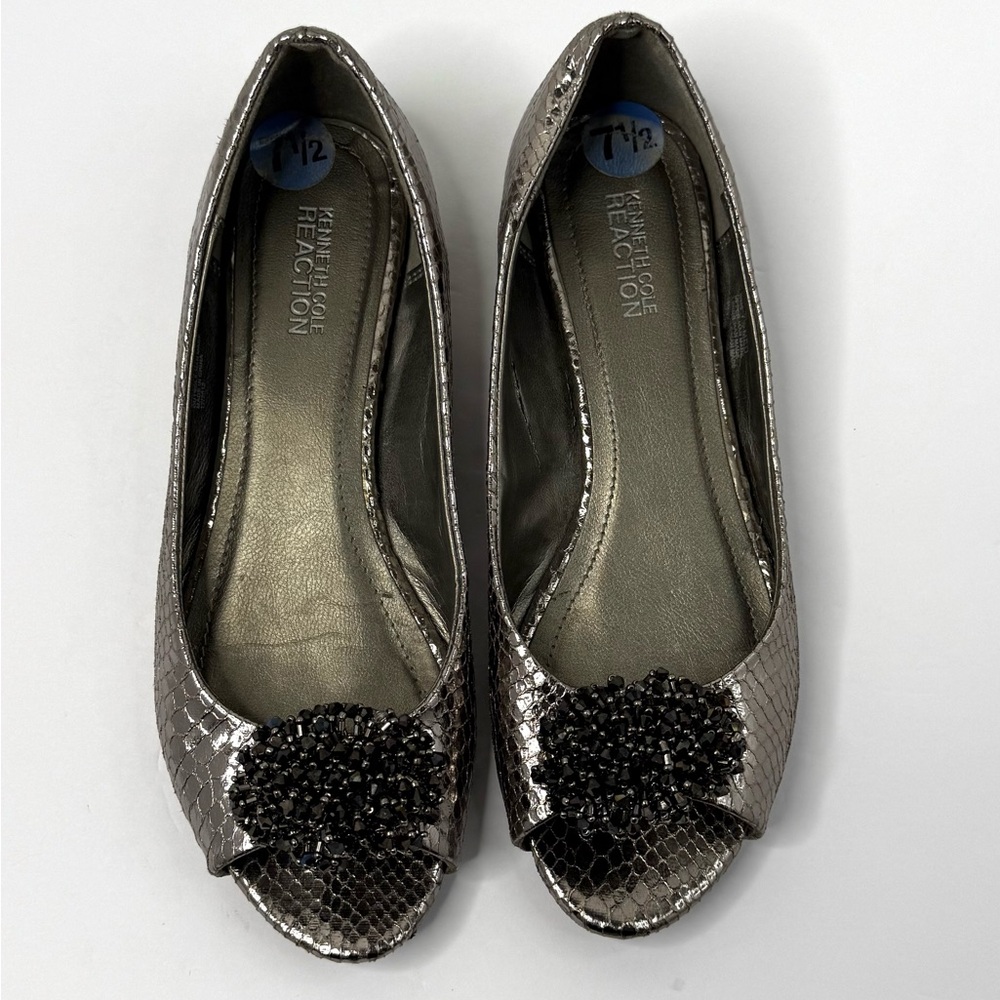 Kenneth Cole  Metallic Gray Crocodile Flats w/Beaded Embellishments Sz 7.5